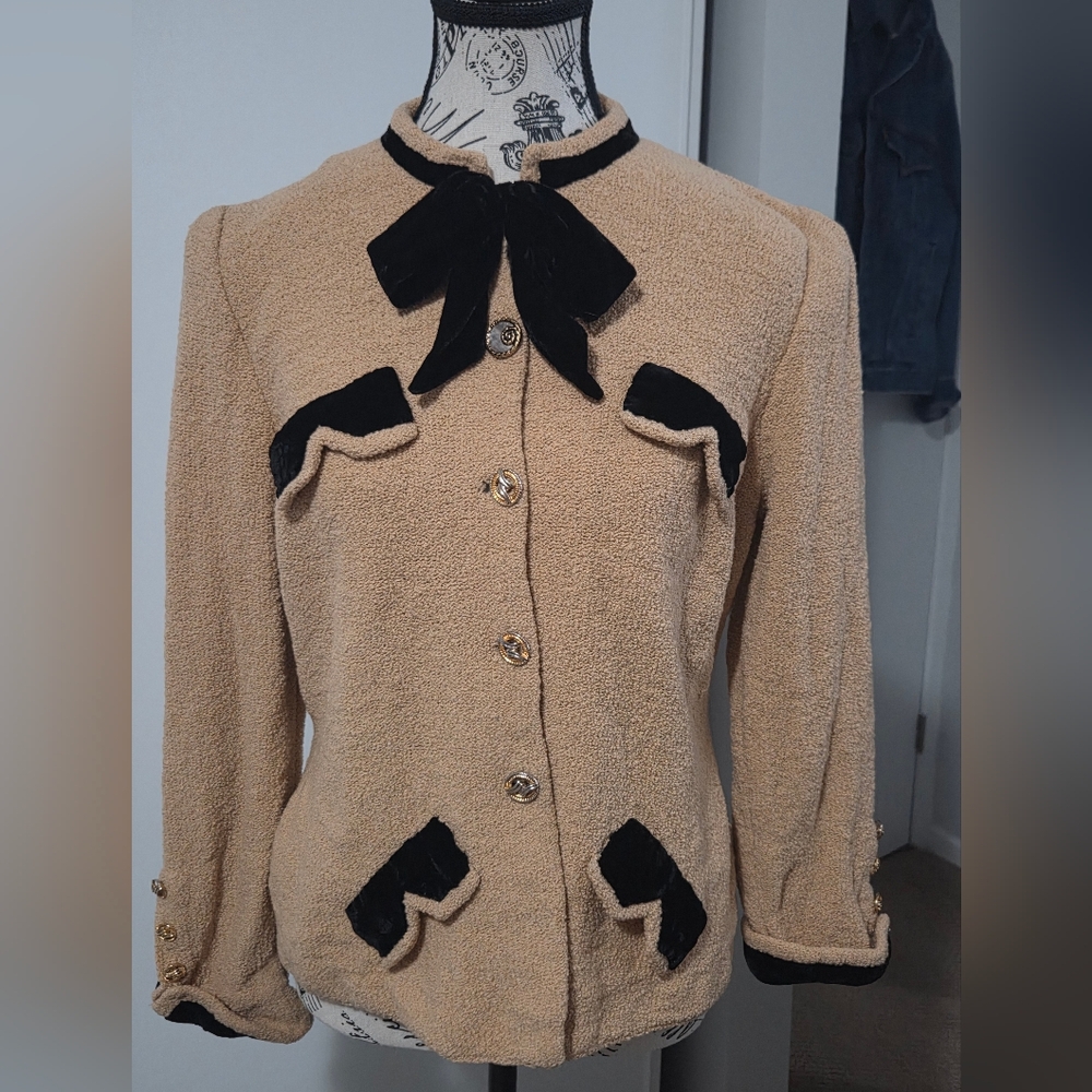 Vintage Bouclé Jacket Black Bow Gold Buttons Circa late 80s / early 90s